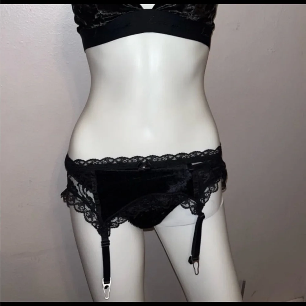 Elegant Black Lace Lingerie Set